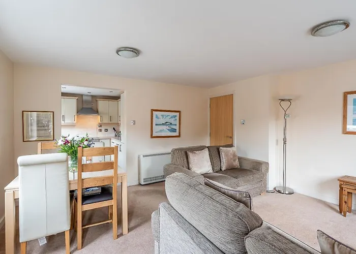 4 Crambeck Court